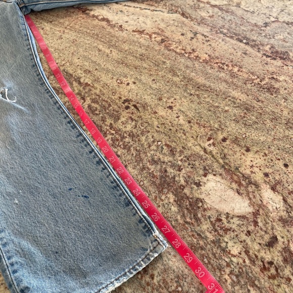 Levi's 501 Button Fly Medium Wash 100% Cotton Perfectly Broken In & Distressed!! - Picture 15 of 16